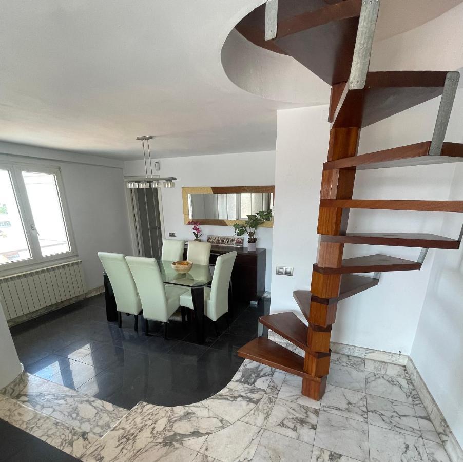 Stunning Penthouse Apartment Girona Bagian luar foto