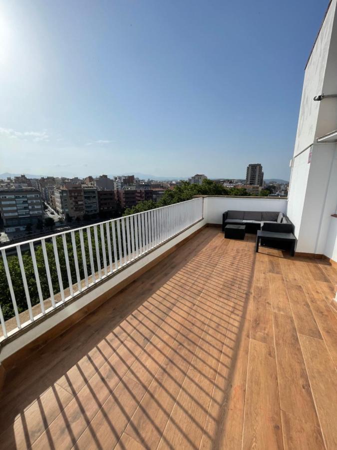 Stunning Penthouse Apartment Girona Bagian luar foto